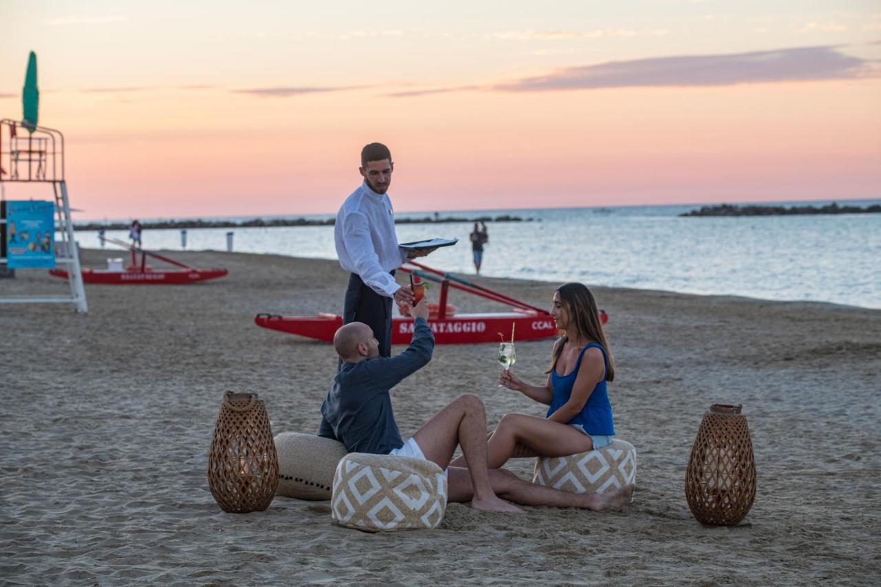Excelsior Hotel, Spa & Lido Pesaro Ngoại thất bức ảnh
